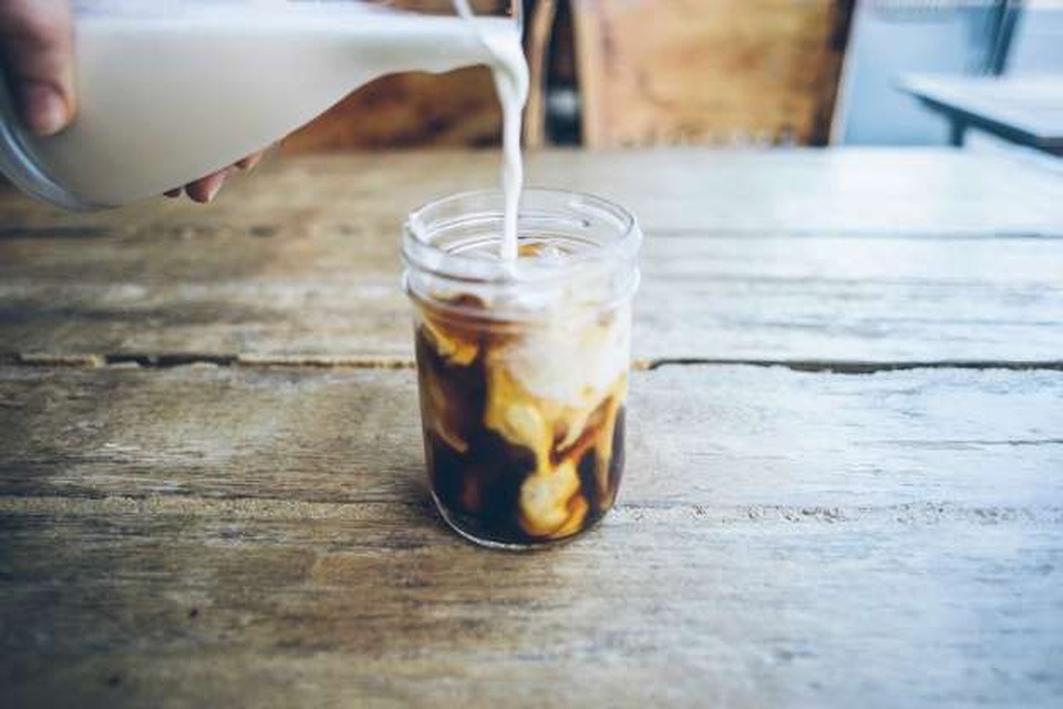 Bí kíp trắng răng cho dân văn phòng thích uống cà phê - 4 Bí kíp trắng răng cho dân văn phòng thích uống cà phê - 4