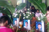 Nghẹn lòng đám tang 3 anh em tử vong trong vụ cháy tiệm vàng