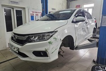 Vụ xe cứu trợ đền 100 triệu đồng: Chưa chốt được phương án xử lý