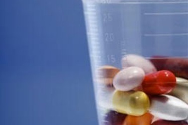 Bác sĩ kê đơn tràn lan, bệnh nhân no thuốc