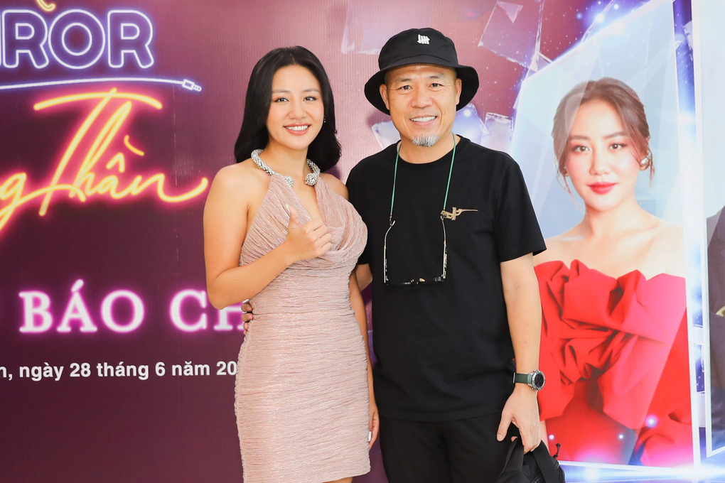 Văn Mai Hương tiết lộ lý do tạm ngừng hát phòng trà - 1 Văn Mai Hương tiết lộ lý do tạm ngừng hát phòng trà - 1