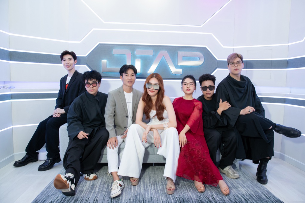 Phương Mỹ Chi: Tôi không còn là cô bé dân ca vô tư vô lo nữa - 2 Phương Mỹ Chi: Tôi không còn là cô bé dân ca vô tư vô lo nữa - 2