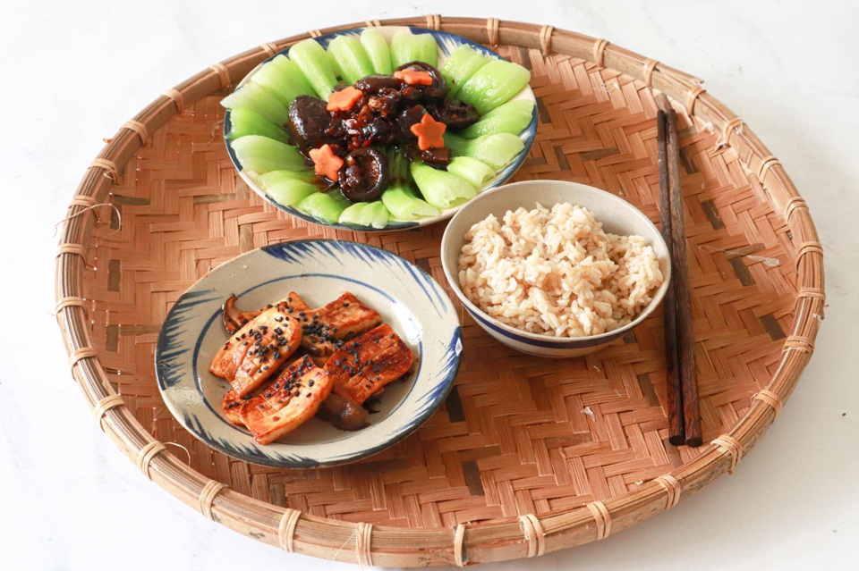 Loạt mâm cơm chay đủ màu sắc, đẹp mắt của cô gái Việt khéo tay - 11 Loạt mâm cơm chay đủ màu sắc, đẹp mắt của cô gái Việt khéo tay - 11