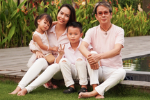 Nhạc sĩ Đức Huy tiết lộ về cuộc sống hôn nhân với bà xã kém tuổi