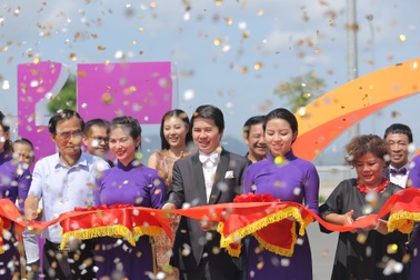 Hơn 900 khách hàng tham dự lễ khai trương cơ sở Dr Hoàng Tuấn Hạ Long