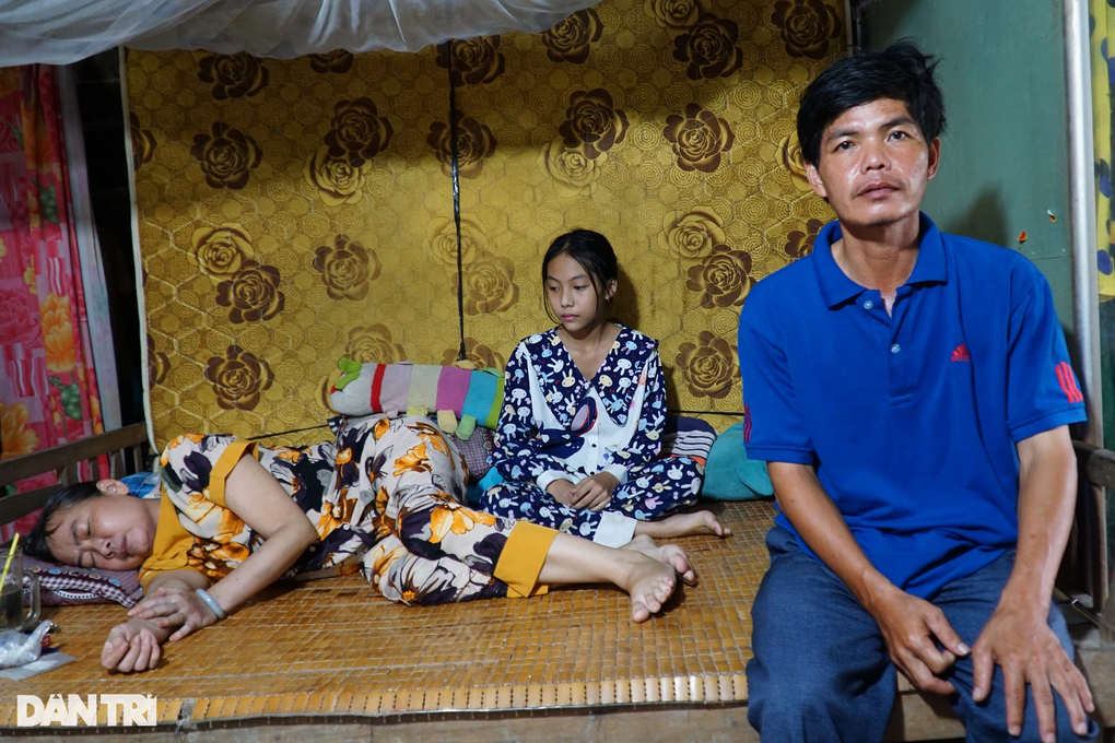 Thương cô giáo nghèo mắc bệnh nan y chịu đau đớn vì không tiền chữa trị - 1 Thương cô giáo nghèo mắc bệnh nan y chịu đau đớn vì không tiền chữa trị - 1