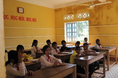 Học sinh ngồi nhầm lớp: Lỗi tại ai?