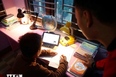 Bắt con học quá sức bố mẹ có thể bị phạt 5-10 triệu đồng