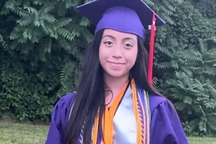 Cô bé tốt nghiệp thủ khoa cùng lúc ở trường cấp 3 và cao đẳng