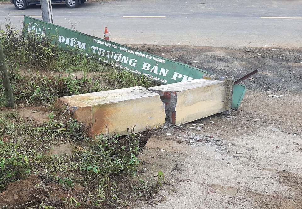 Vụ cổng trường đổ đè chết 3 học sinh: Vì sao trụ cổng không có cốt thép? - 2 Vụ cổng trường đổ đè chết 3 học sinh: Vì sao trụ cổng không có cốt thép? - 2