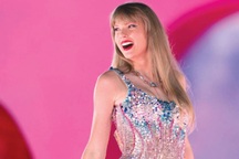 Nữ ca sĩ Taylor Swift tuyên bố ủng hộ bà Harris