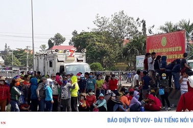 Hàng ngàn công nhân ở Đồng Nai ngừng việc phản đối thang lương mới ​