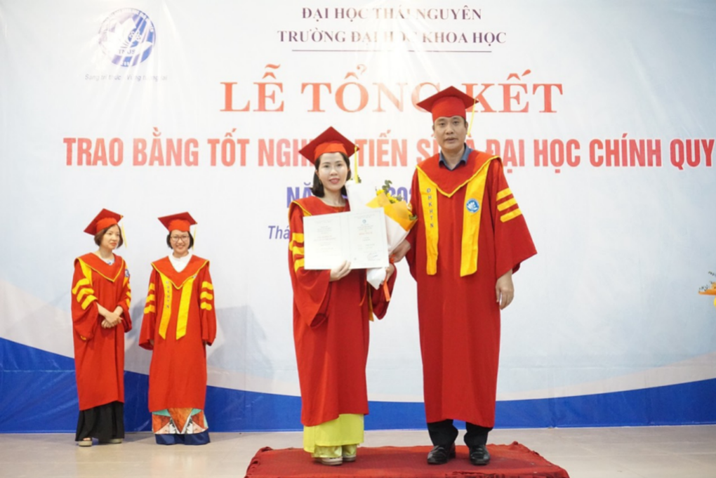 Nữ sinh nghèo lột xác thành tiến sĩ giành nhiều học bổng danh giá - 4 Nữ sinh nghèo lột xác thành tiến sĩ giành nhiều học bổng danh giá - 4