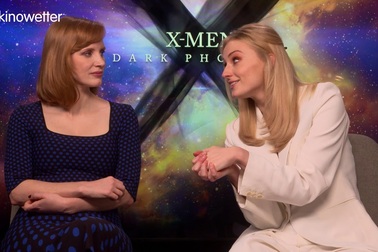 Jessica Chastain & Sophie Turner chia sẻ về phim mới