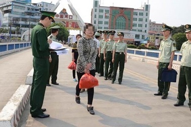 Một phụ nữ bị lừa bán sang Trung Quốc may mắn trốn thoát thành công