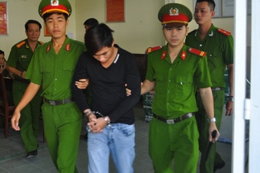 Trộm cả chục chiếc xe máy nhưng sợ... chụp hình đăng báo