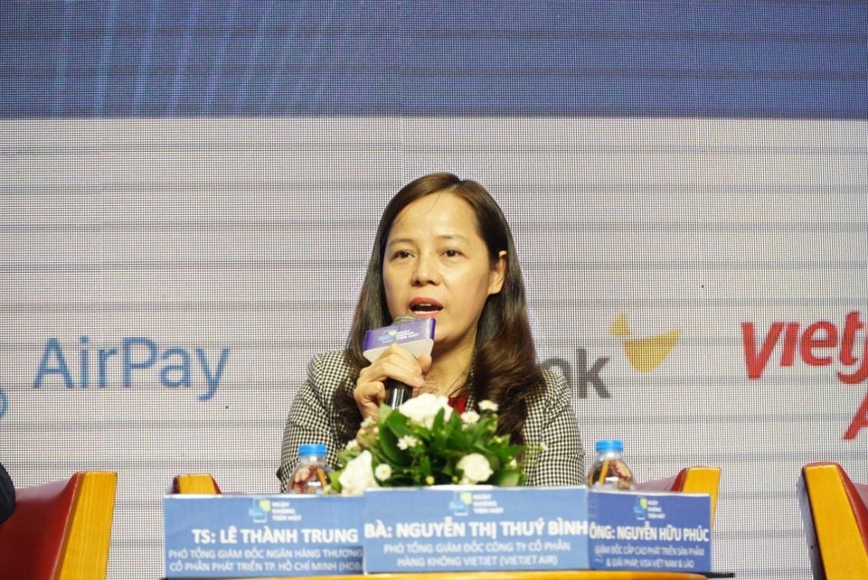 Nếu thị trường thanh toán không tiền mặt là cái bánh thì Vietjet là bột nở để làm cái bánh này lớn hơn - 2 Nếu thị trường thanh toán không tiền mặt là cái bánh thì Vietjet là bột nở để làm cái bánh này lớn hơn - 2