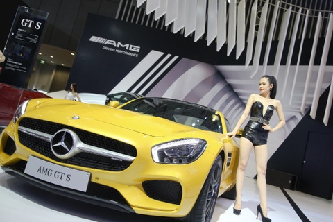 Ngắm dàn chân dài tại Vietnam Motor Show 2015