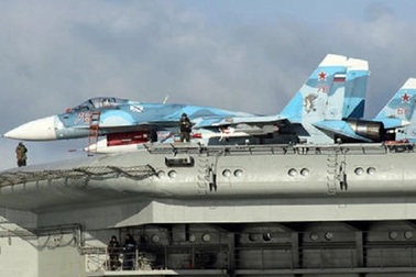Máy bay Nga luyện tập trên tàu Kuznetsov để chuẩn bị tham chiến tại Syria