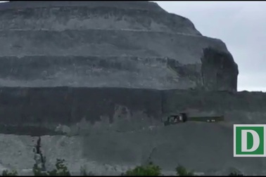 Hải Phòng: Ám ảnh với bãi thải thạch cao khổng lồ