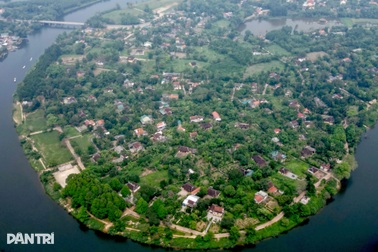 Hạn chế dùng "nhiều sắc hoa rực rỡ, tươi mới"  khi tu bổ làng cổ Phước Tích