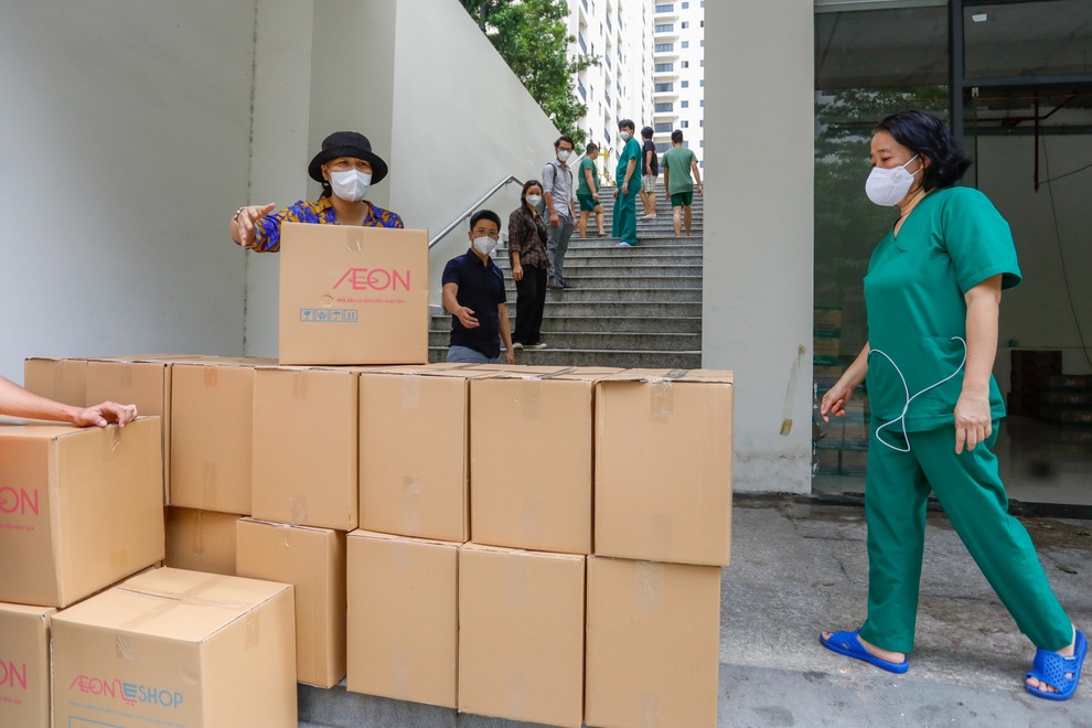 Vạn bữa cơm nghĩa tình ủng hộ y, bác sĩ tuyến đầu chống dịch tại TPHCM - 1 Vạn bữa cơm nghĩa tình ủng hộ y, bác sĩ tuyến đầu chống dịch tại TPHCM - 1
