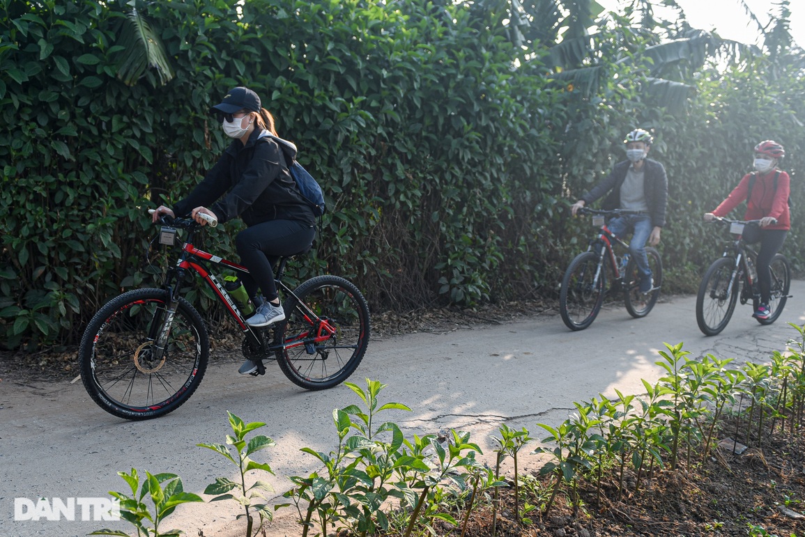 Ngại đi xa vì dịch, khách chi tiền triệu đặt tour xe đạp du lịch Hà Nội - 4 Ngại đi xa vì dịch, khách chi tiền triệu đặt tour xe đạp du lịch Hà Nội - 4