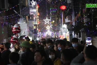 Đêm Giáng sinh tuyệt đẹp tại xứ đạo Thạch Bích