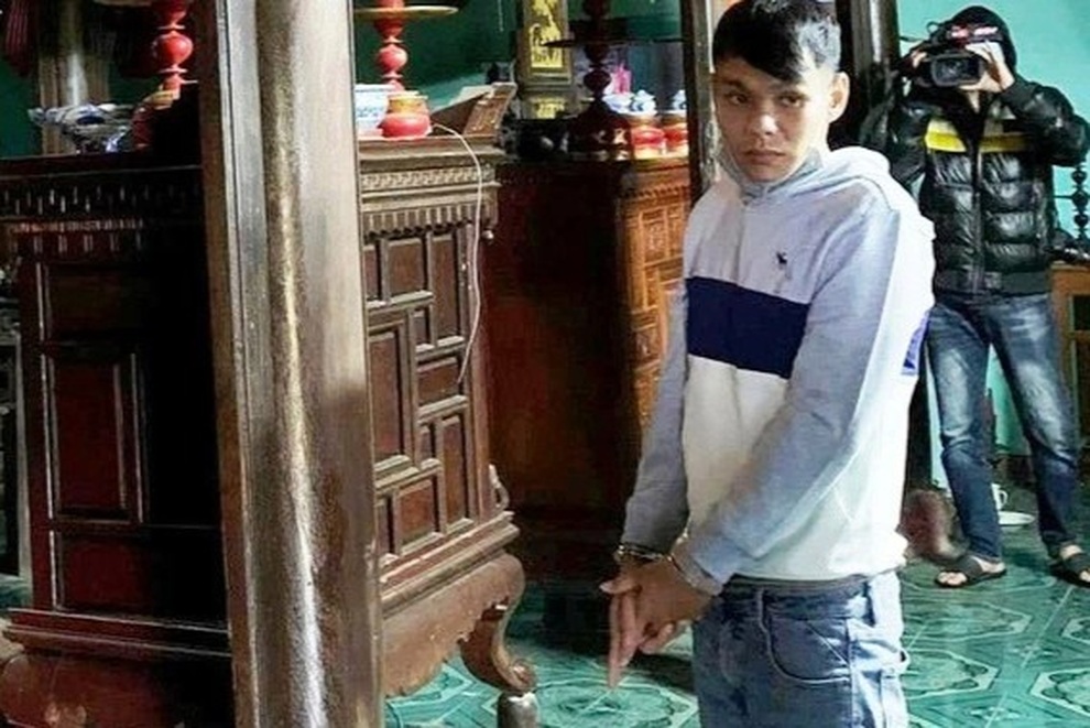 Hàng chục cổ vật quý trăm năm tuổi bị mất cắp - 1 Hàng chục cổ vật quý trăm năm tuổi bị mất cắp - 1