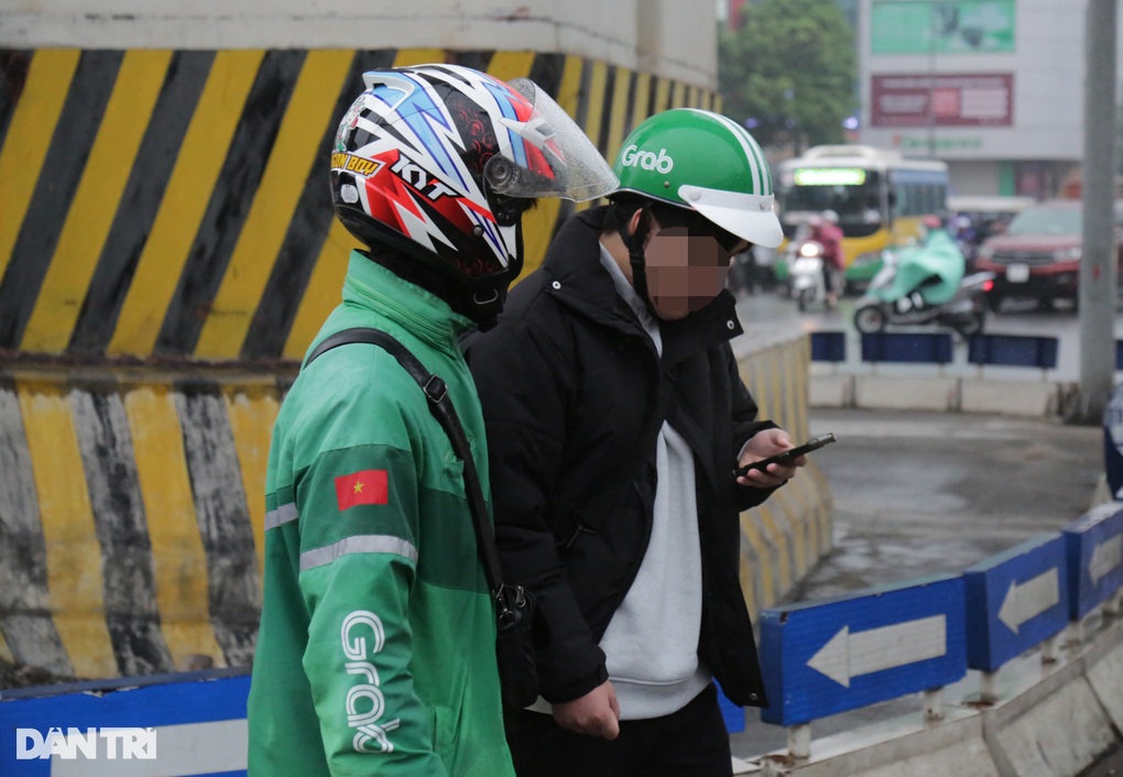 Nữ nhân viên ngân hàng vượt đèn đỏ: Đường tắc nên tôi liều để kịp giờ làm - 3 Nữ nhân viên ngân hàng vượt đèn đỏ: Đường tắc nên tôi liều để kịp giờ làm - 3