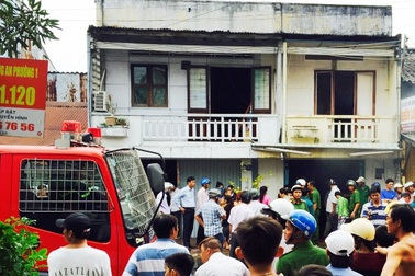 Đối tượng nghi ngáo đá đổ xăng đốt nhà bà ngoại