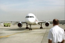 Vụ máy bay va chạm: Đình chỉ loạt nhân viên hàng không, lập tổ điều tra