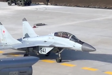 Chiến đấu cơ MiG-29 mô phỏng cất cánh từ tàu sân bay