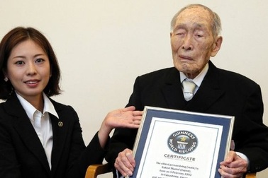 Cụ ông già nhất thế giới qua đời ở tuổi 112 