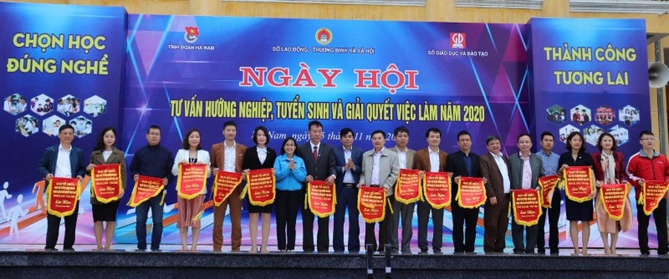 Hà Nam: Gần 250 thạc sỹ hoạt động giáo dục nghề nghiệp năm 2020 - 1 Hà Nam: Gần 250 thạc sỹ hoạt động giáo dục nghề nghiệp năm 2020 - 1