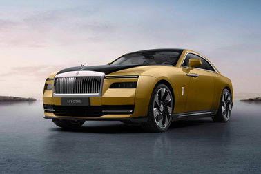 Rolls-Royce trình làng Spectre, chính thức đặt chân vào thị trường xe điện