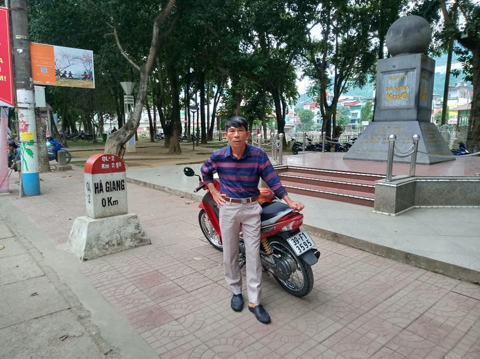 Lão nông U60 ưa xê dịch, bốn lần xuyên Việt bằng xe máy - 1 Lão nông U60 ưa xê dịch, bốn lần xuyên Việt bằng xe máy - 1