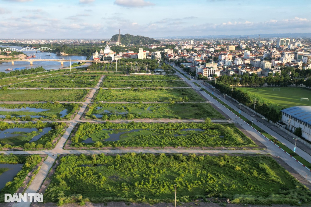 24ha đất vàng giá trị cả nghìn tỷ đồng bỏ hoang chục năm ở Ninh Bình - 1 24ha đất vàng giá trị cả nghìn tỷ đồng bỏ hoang chục năm ở Ninh Bình - 1