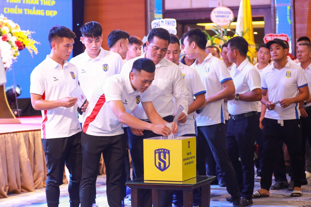 SL Nghệ An tưng bừng xuất quân, quyết đạt thành tích tốt ở V-League - 2 SL Nghệ An tưng bừng xuất quân, quyết đạt thành tích tốt ở V-League - 2
