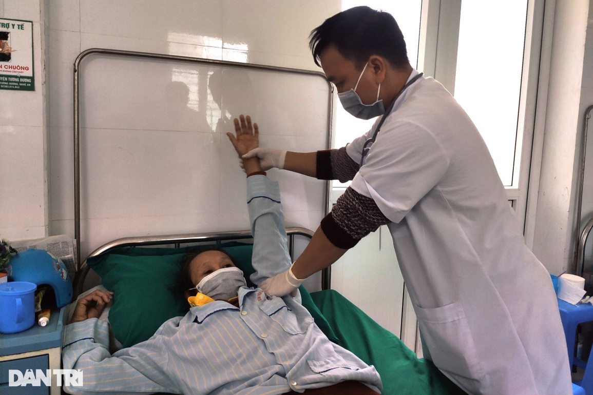 Cứu mẹ em với, em chỉ còn mỗi mẹ mà thôi! - 2 Cứu mẹ em với, em chỉ còn mỗi mẹ mà thôi! - 2
