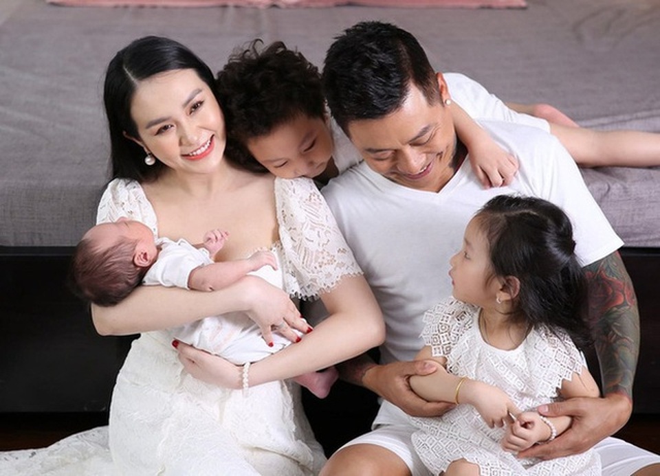Chuyện showbiz: U60 nộp đơn thi Hoa hậu, U40 thong dong “chờ duyên tới” - 5 Chuyện showbiz: U60 nộp đơn thi Hoa hậu, U40 thong dong “chờ duyên tới” - 5