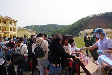 Bắc Kạn: Cách ly 173 công dân Việt Nam từ Trung Quốc về nước