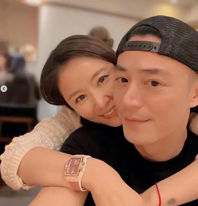 Ruby Lin trägt einen Badeanzug und zeigt ihre jugendliche und sexy Figur im Alter von 49 bis 11 Jahren Lâm Tâm Như diện áo tắm, khoe sắc vóc tươi trẻ, gợi cảm ở tuổi 49 - 11