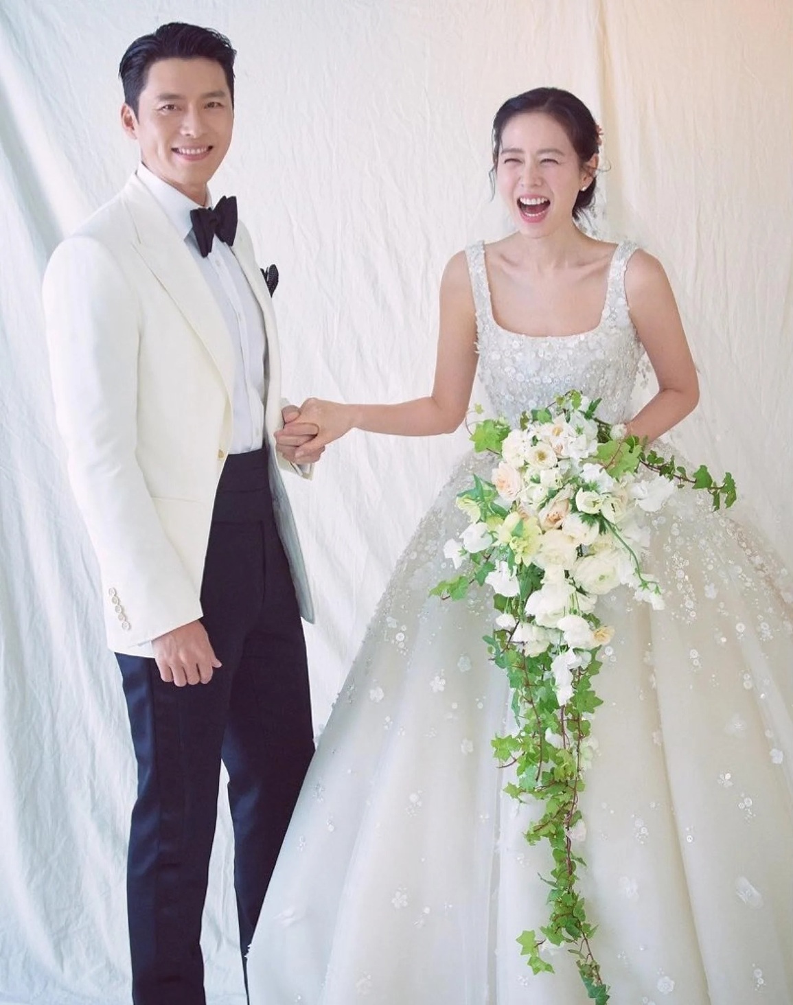 Báo Trung so kè hôn lễ của Son Ye Jin và Angelababy rồi rút ra một điều... - 2 Báo Trung so kè hôn lễ của Son Ye Jin và Angelababy rồi rút ra một điều... - 2