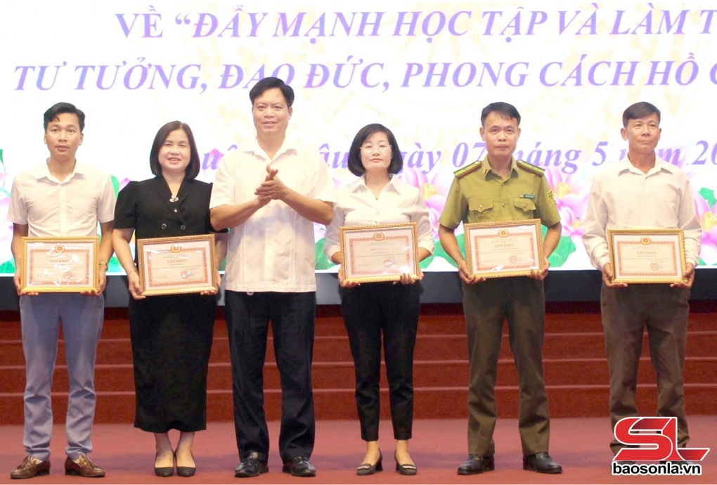 Đơn vị tiêu biểu học tập và làm theo Bác - 1 Đơn vị tiêu biểu học tập và làm theo Bác