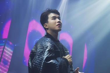 Chủ nhân hit "Tòng phu" choáng vì cát-xê tăng, cuộc sống thay đổi