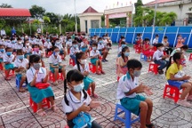 Cà Mau: Khai giảng năm học mới, 208.000 học sinh học trực tuyến