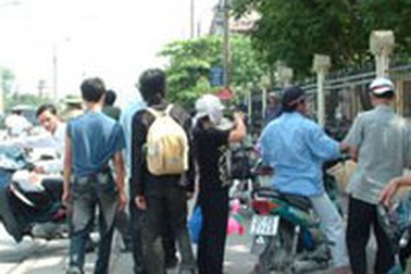 Xe ôm và những “chiêu” hành khách