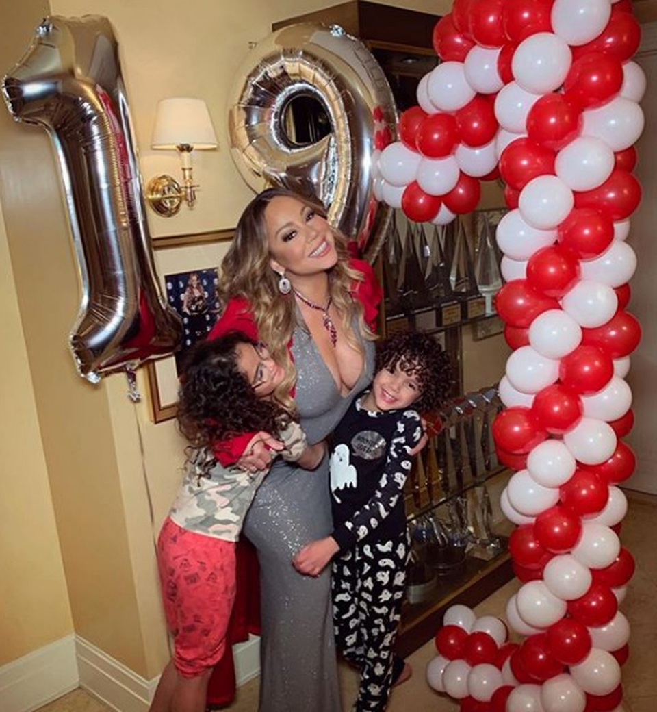 Mariah Carey hạnh phúc đón giáng sinh bên bạn trai trẻ - 9 Mariah Carey hạnh phúc đón giáng sinh bên bạn trai trẻ - 9