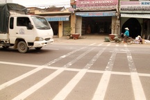 Bình Định: Dân tự ý đục phá gờ giảm tốc độ trên Quốc lộ 1A vì gây tiếng ồn